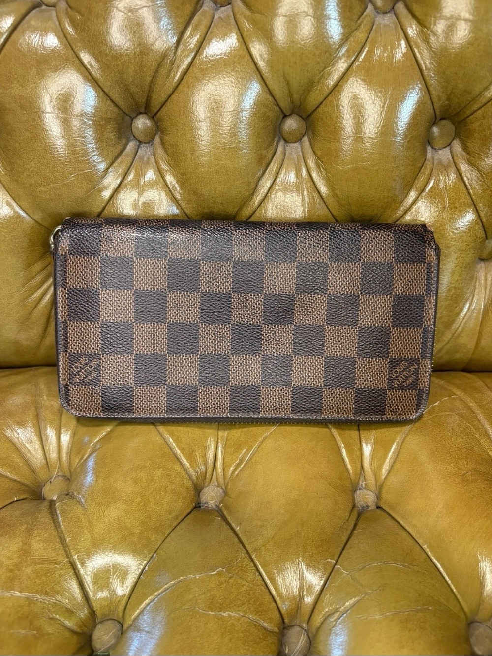 Authentic Louis Vuitton Damier Ebene Brown Checkered Zippy Wallet w COA included